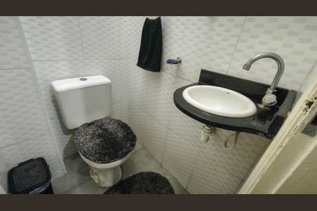 Apartamento à venda com 65m², 2 quartos e sem vaga Apartamento à venda com 65m², 2 quartos e sem vagaBanheiro de serviço