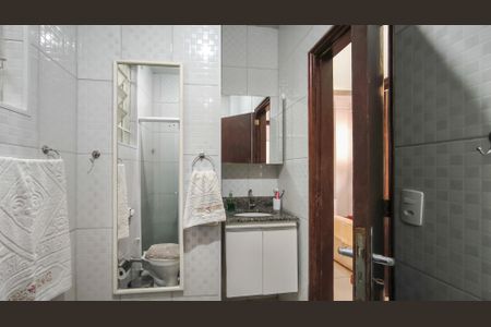 Apartamento à venda com 65m², 2 quartos e sem vaga Apartamento à venda com 65m², 2 quartos e sem vagaBanheiro Corredor