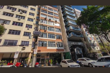 Apartamento à venda com 65m², 2 quartos e sem vaga Apartamento à venda com 65m², 2 quartos e sem vagaFachada e portaria