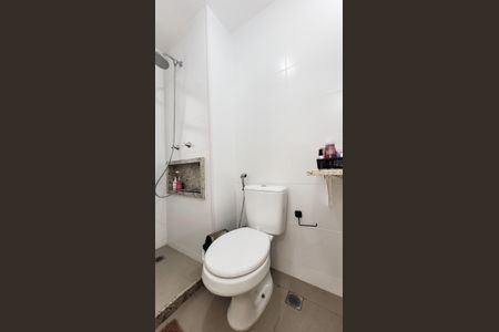 Apartamento à venda com 74m², 3 quartos e 2 vagasBanheiro da Suíte