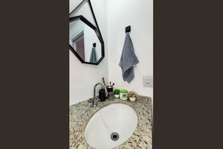 Apartamento à venda com 74m², 3 quartos e 2 vagasBanheiro Social