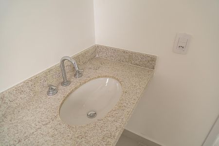 Apartamento à venda com 86m², 2 quartos e 1 vagaBanheiro da Suíte 1 - Pia