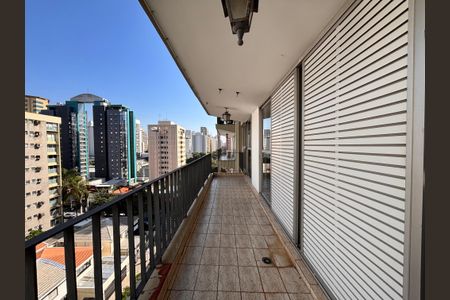 Apartamento à venda com 165m², 3 quartos e 2 vagasVaranda