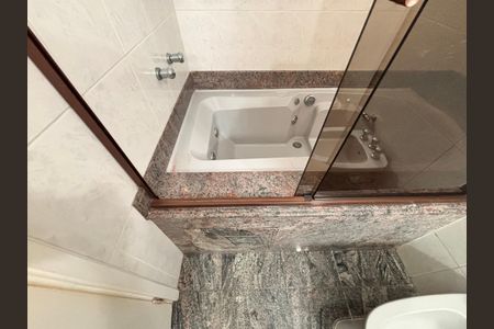 Apartamento à venda com 165m², 3 quartos e 2 vagasBanheiro da Suíte