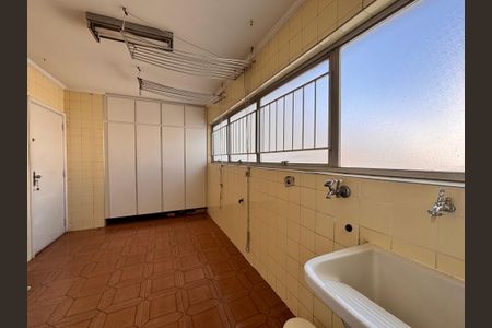 Apartamento à venda com 165m², 3 quartos e 2 vagasÁrea de Serviço