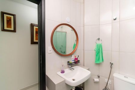 Apartamento à venda com 76m², 4 quartos e sem vaga Apartamento à venda com 76m², 4 quartos e sem vagaBanheiro Social