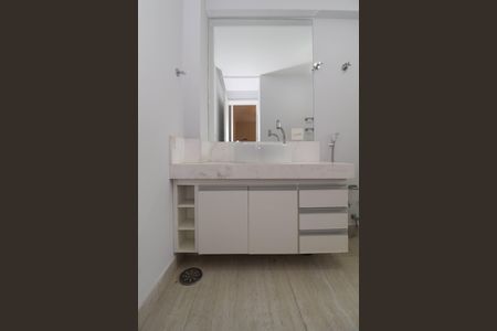 Apartamento à venda com 110m², 3 quartos e 1 vaga Apartamento à venda com 110m², 3 quartos e 1 vagaBanheiro da Suíte