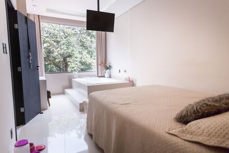 Casa de condomínio à venda com 417m², 4 quartos e 5 vagasSuite 2