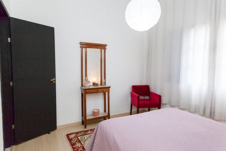 Casa de condomínio à venda com 417m², 4 quartos e 5 vagasQuarto 1