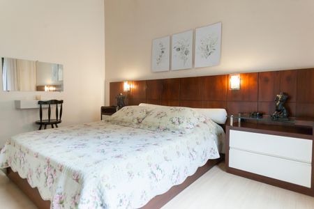 Casa de condomínio à venda com 417m², 4 quartos e 5 vagasQuarto 2