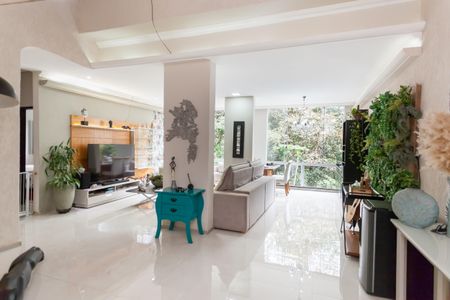 Casa de condomínio à venda com 417m², 4 quartos e 5 vagasSala