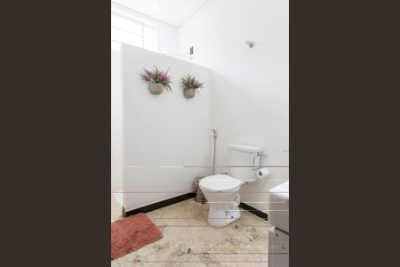 Casa de condomínio à venda com 417m², 4 quartos e 5 vagasBanheiro Social