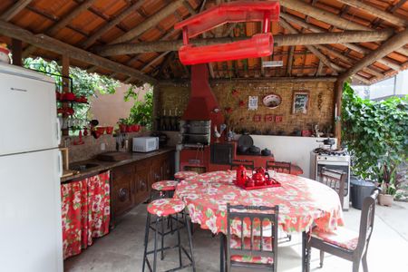 Casa de condomínio à venda com 417m², 4 quartos e 5 vagasChurrasqueira