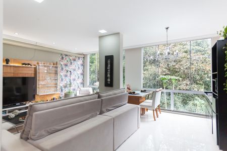 Casa de condomínio à venda com 417m², 4 quartos e 5 vagasSala