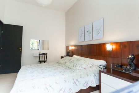 Casa de condomínio à venda com 417m², 4 quartos e 5 vagasQuarto 2