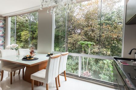 Casa de condomínio à venda com 417m², 4 quartos e 5 vagasSala de Jantar