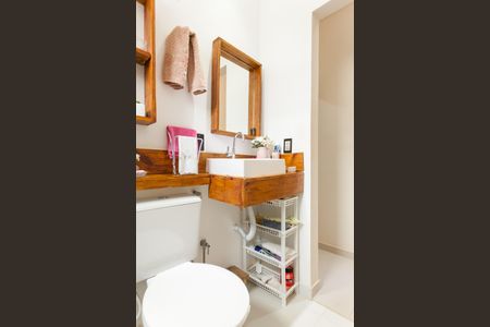 Casa de condomínio à venda com 417m², 4 quartos e 5 vagasBanheiro da Suíte 2