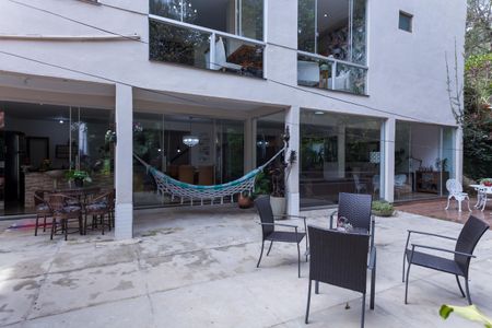 Casa de condomínio à venda com 417m², 4 quartos e 5 vagasQuintal