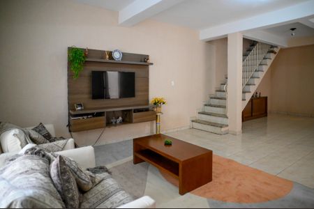 Casa para alugar com 200m², 3 quartos e 3 vagasSala