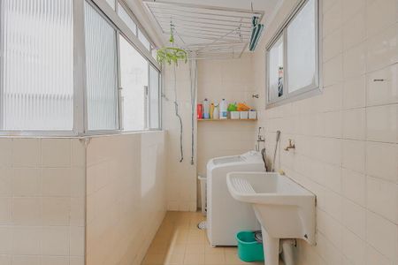 Apartamento à venda com 133m², 3 quartos e 1 vagaÁrea de Serviço