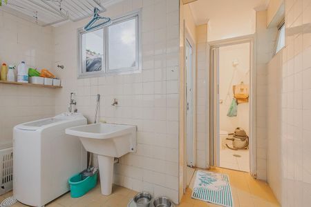 Apartamento à venda com 133m², 3 quartos e 1 vagaÁrea de Serviço