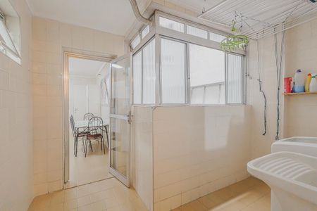 Apartamento à venda com 133m², 3 quartos e 1 vagaÁrea de Serviço