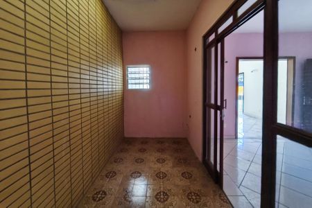 Casa à venda com 207m², 2 quartos e 2 vagasEscritório