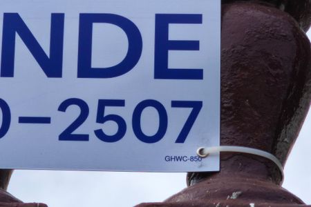 Casa à venda com 207m², 2 quartos e 2 vagasPLACA INSTALADA NA FACHADA