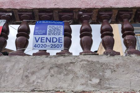 Casa à venda com 207m², 2 quartos e 2 vagasPLACA INSTALADA NA FACHADA