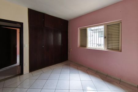 Casa à venda com 207m², 2 quartos e 2 vagasQuarto Suíte