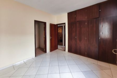 Casa à venda com 207m², 2 quartos e 2 vagasQuarto Suíte