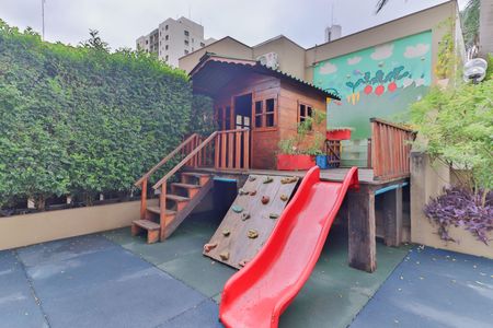 Apartamento à venda com 58m², 3 quartos e 1 vaga Apartamento à venda com 58m², 3 quartos e 1 vagaÁrea comum - Playground