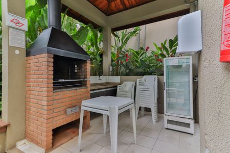 Apartamento à venda com 58m², 3 quartos e 1 vaga Apartamento à venda com 58m², 3 quartos e 1 vagaÁrea comum - Churrasqueira