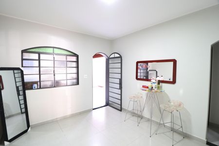 Casa para alugar com 150m², 2 quartos e 8 vagasSala 2