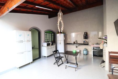 Casa para alugar com 150m², 2 quartos e 8 vagasCozinha