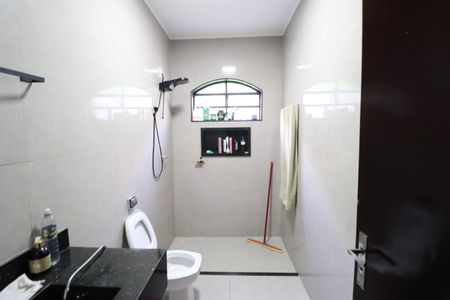 Casa para alugar com 150m², 2 quartos e 8 vagasBanheiro Social