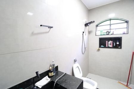 Casa para alugar com 150m², 2 quartos e 8 vagasBanheiro Social