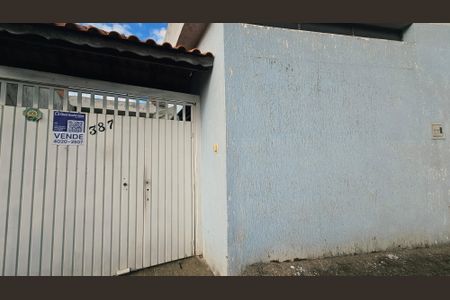 Casa à venda com 128m², 3 quartos e 2 vagasFachada