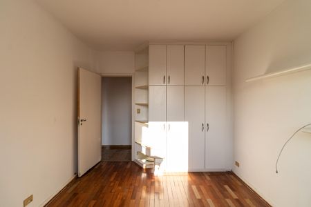 Apartamento à venda com 127m², 3 quartos e 3 vagas Apartamento à venda com 127m², 3 quartos e 3 vagasQuarto 1
