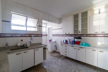 Apartamento à venda com 127m², 3 quartos e 3 vagas Apartamento à venda com 127m², 3 quartos e 3 vagasCozinha