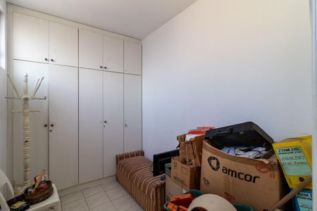 Apartamento à venda com 127m², 3 quartos e 3 vagas Apartamento à venda com 127m², 3 quartos e 3 vagasQuarto de Serviço