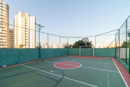 Apartamento à venda com 127m², 3 quartos e 3 vagas Apartamento à venda com 127m², 3 quartos e 3 vagasÁrea comum - Quadra Poliesportiva