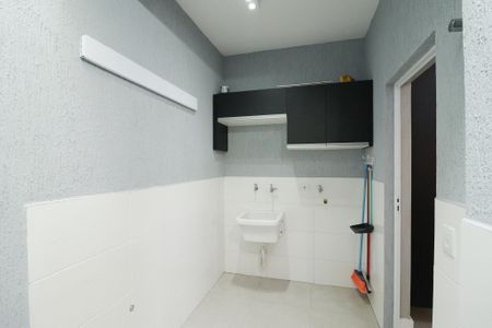 Casa de condomínio à venda com 55m², 2 quartos e 1 vagaÁrea de Serviço