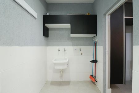 Casa de condomínio à venda com 55m², 2 quartos e 1 vagaÁrea de Serviço