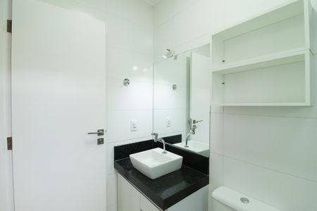 Casa de condomínio à venda com 55m², 2 quartos e 1 vagaBanheiro Social