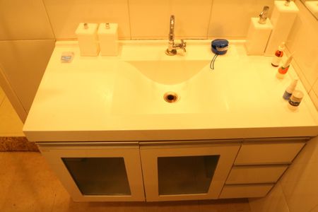 Apartamento à venda com 81m², 3 quartos e 1 vagaBanheiro