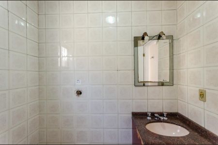 Casa à venda com 200m², 3 quartos e 1 vagaBanheiro 2