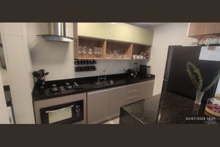 Apartamento à venda com 98m², 3 quartos e 2 vagas Apartamento à venda com 98m², 3 quartos e 2 vagasCozinha