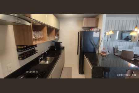 Apartamento à venda com 98m², 3 quartos e 2 vagas Apartamento à venda com 98m², 3 quartos e 2 vagasCozinha