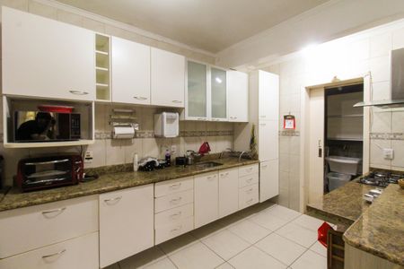 Casa à venda com 160m², 4 quartos e 2 vagas Casa à venda com 160m², 4 quartos e 2 vagasCozinha
